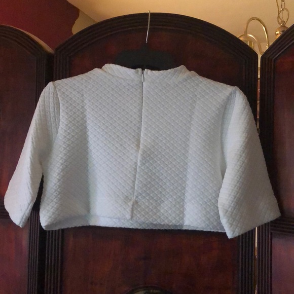 Beautiful white crop top - Picture 4 of 5